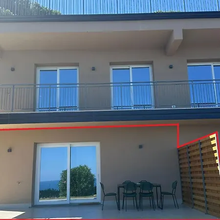 Pini, A Paradise Oasis Apartment