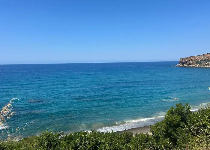 Pini, A Paradise Oasis *