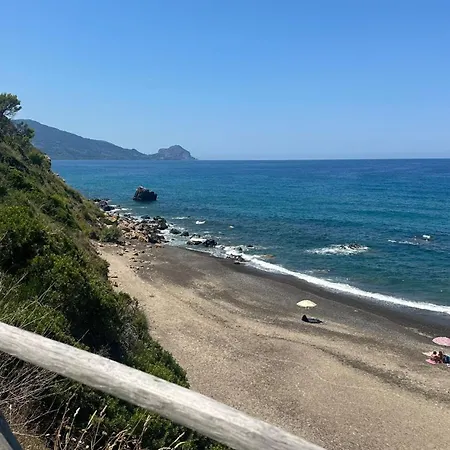 Pini, A Paradise Oasis Appartement *