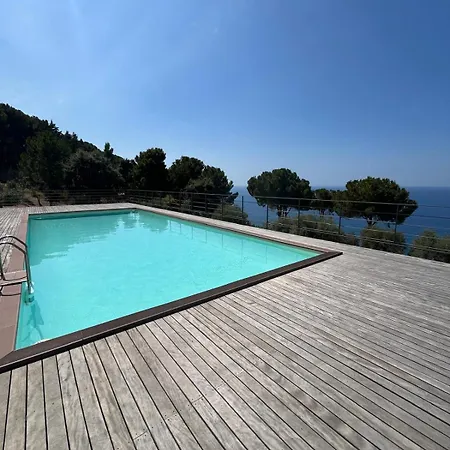 Pini, A Paradise Oasis