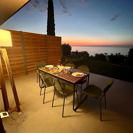 Pini, A Paradise Oasis