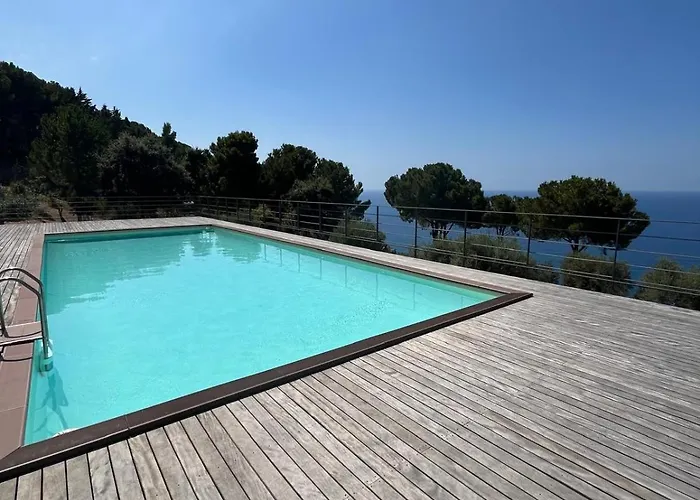 Pini, A Paradise Oasis